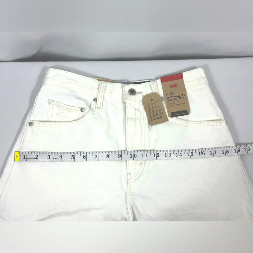 LEVI'S WHITE DENIM HIGH WAIST MOM SHORTS - Picture 2 of 9